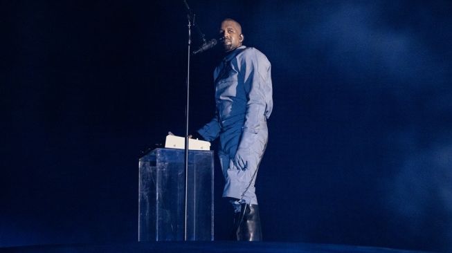 Lagu Runaway Menggema di SUGBK, Jadi Penutup Konser Kanye West di Jakarta