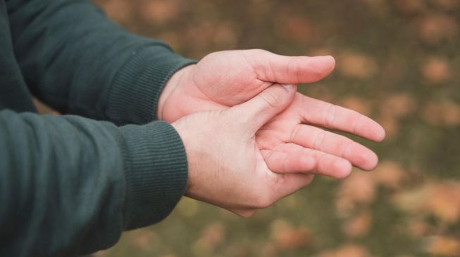 Menghilangkan Kapalan di Tangan Pakai Apa? Ini 5 Cara Mudah dan Ampuh