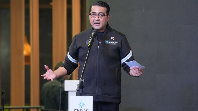 Menteri Ekonomi Kreatif Teuku Riefky menyampaikan sambutan saat peresmian Creative by Indonesia di Lippo Mall Nusantara, Jakarta, Sabtu, (24/10/2026). [handout]