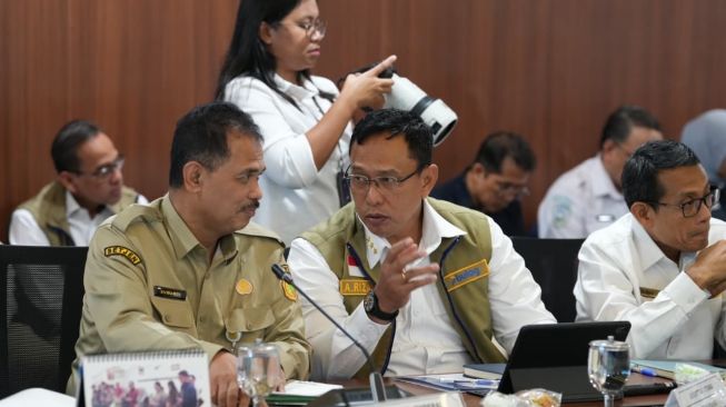 Rapat membahas kesiapan pasokan dan distribusi pangan, stabilitas harga, serta percepatan pelaksanaan program pemerintah untuk menjaga daya beli masyarakat menjelang akhir tahun.(Dok. Bulog)