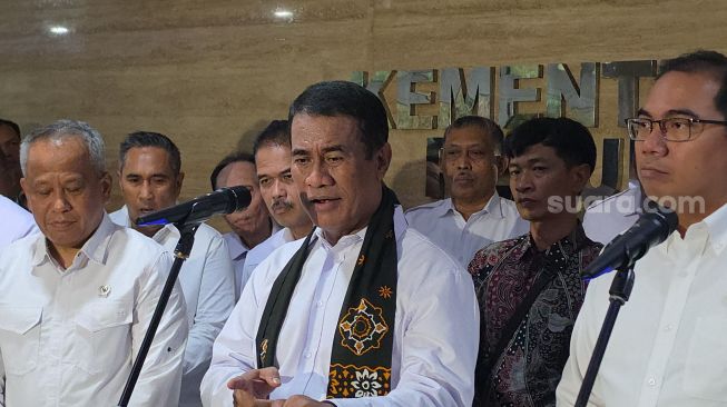 Rogoh Kocek APBN Rp600 Miliar, Mentan Amran Mau Buat Koperasi Peternak Ayam dan Petani Jagung