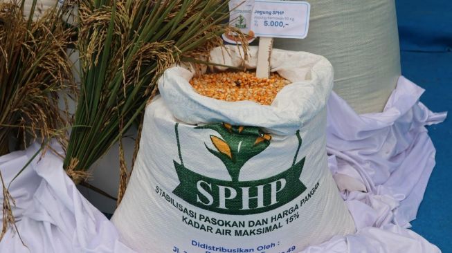 Diharapkan petani jagung dan peternak Indonesia tumbuh bersama dalam satu ekosistem yang kuat.(Dok. Bulog)
