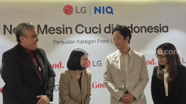 Awarding LG no.1 penjualan mesin cuci font loading di Indonesia menurut Gfk, Jakarta, Selasa (27/10/2026). [Suara.com/Dythia]