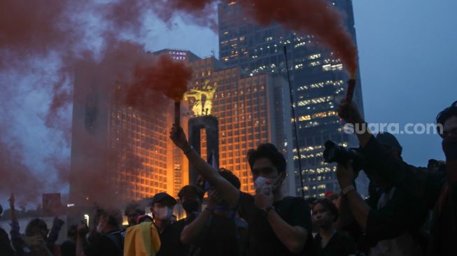 Gerak Cepat! Pasukan Oranye Sapu Bersih 26 Ton Sampah di Bundaran HI Pasca Demo