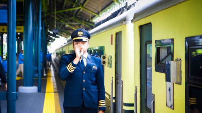 Aksi Unjuk Rasa Jakarta Tak Ubah Jadwal Kereta Gambir, KAI Imbau Penumpang Berangkat Lebih Awal