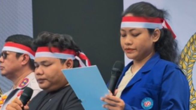 Plot Twist! Identitas Gerombolan Beralmamater Bersama Raffi Ahmad Cs di Bundaran HI Terbongkar