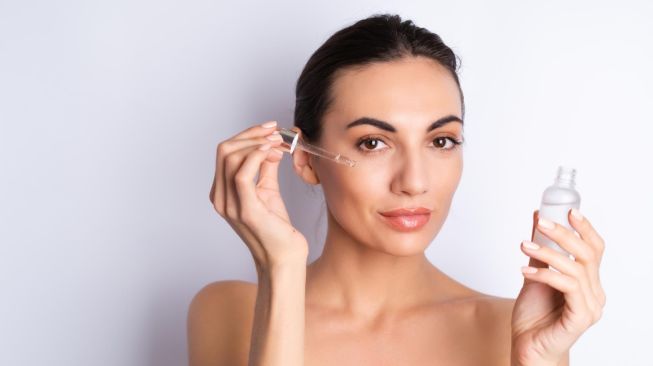6 Rekomendasi Serum Viva Terbaik untuk Flek Hitam dan Garis Halus Usia 40 Tahun