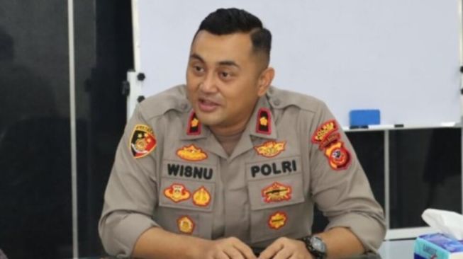 Tampang AKBP Wisnu Perdana Putra Kapolres Kapuas Hulu yang Ngaku Khilaf Tampar Warga