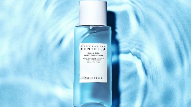 SKIN1004 Madagascar Centella Hyalu-Cica Brightening Toner (Shopee)