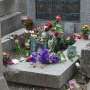 Menyambangi Makam Jim Morrison di Paris