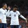 Gol Tunggal Sturridge Bungkam Denmark