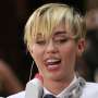 Konser di Milwaukee, Miley Cyrus Hanya Kenakan Bra dan Celana Dalam 