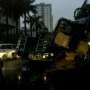 Excavator Nyaris Terguling, Boulevard Kelapa Gading Macet Total