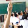 Kepala Sekolah Telanjangi Murid Saat Upacara