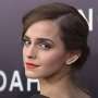 Saat Wisuda, Emma Watson Dikawal Polisi Bersenjata