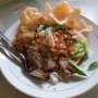 Gurihnya Nasi Ulam Ibu Yoyo  