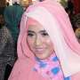 Sibuk Bisnis, April Jasmine Masih Bisa Urus Anak