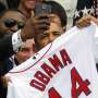 Gedung Putih Akan Larang Selfie Bareng Obama 