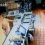 Bertelanjang Dada, Seorang Perempuan Mengamuk di Restoran Cepat Saji