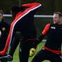 Jadi Komentator yang Membosankan, Phil Neville "Di-bully"