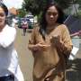 Walau "Disengat" Matahari, Nikita Willy Tolak Dipayungi ke TPS