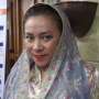 Melly Goeslaw Tersentuh Nyanyi Diiringi Bocah Tuna Netra