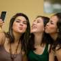 Universitas Ini Larang "Selfie" di Upacara Kelulusan