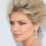 Seksinya Kate Upton dalam Balutan "Lingerie"