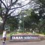 Asyiknya Jalan-jalan di Taman Suropati
