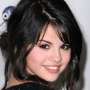 Lagi, Selena Gomez Jalan-jalan Tanpa Pakaian Dalam