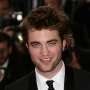 Pacar Robert Pattinson Foto 'Syur' di Bak Mandi