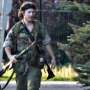 Berdandan Seperti "John Rambo", Lelaki Ini Bunuh Tiga Polisi