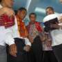 Usai Kunjungi Pengungsi Sinabung, Jokowi Dilempari Butiran Beras