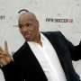Antara Mike Tyson, Gaya "Cilukba", dan Luis Suarez