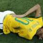 Retak Tulang Belakang, Kiprah Neymar di Samba 2014 Selesai