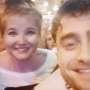 Daniel Radcliffe "Ber-Selfie" Ria Pakai Ponsel Fans