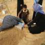 Gencatan Senjata, Warga Gaza Ziarah ke Makam Keluarga
