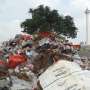 Di Balik Kemeriahan Wisata Monas, Sampah Menggunung