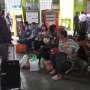 Pemudik Masih Ramaikan Stasiun Gambir dan Senen