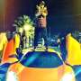 Pacar Khloe Kardashian Kembali Pose di Mobil Mewah Orang