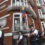 Keluar dari Tempat Persembunyian, Assange Akan Serahkan Diri ke Polisi
