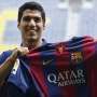 Balik ke Liverpool, Suarez Berikan Jersey Barca Pada Gerrard