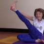  Perempuan Ini Guru Yoga Tertua di Dunia 