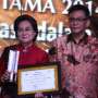 Bung Hatta Terima Anugerah Bapak Perumahan Indonesia
