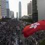 Aksi Unjuk Rasa Semakin Panas, Hongkong Lumpuh