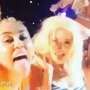 Miley Cyrus Nyanyi Sambil "Selfie" Saat Konser di Sao Paulo