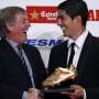 Suarez Terima Penghargaan Sepatu Emas