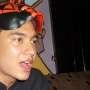 Adipati Dolken Berusaha Mencari Istri