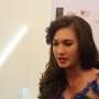 Cara Nadine Chandrawinata Angkat Kain Tradisional