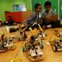 Wow, Murid SD Ciptakan Robot Pengangkut Sampah
